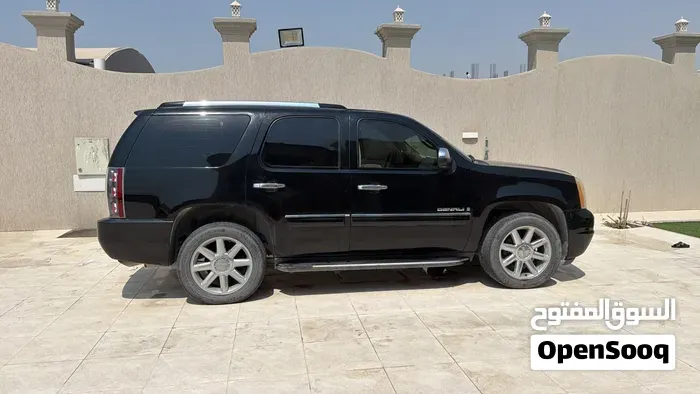 GMC Yukon Denali 2008 photo 2