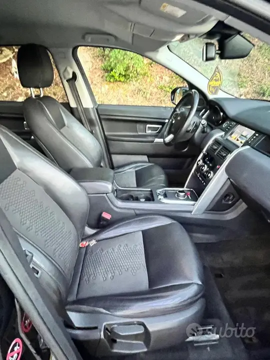 Land Rover Discovery Sport 2018 photo 5
