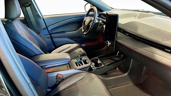 Ford Mustang Mach-E 2025 photo 3