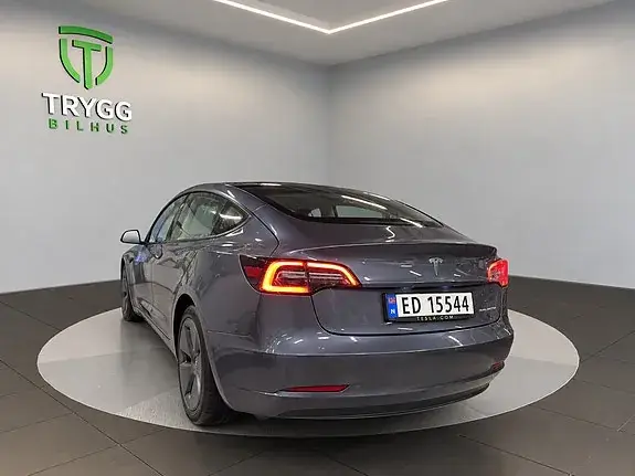 Tesla Model 3 2021 photo 3