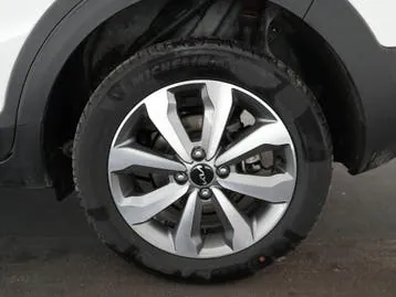 Kia Stonic 2025 photo 3