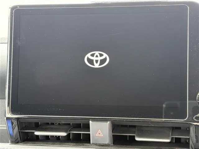 Toyota Voxy 2024 photo 3