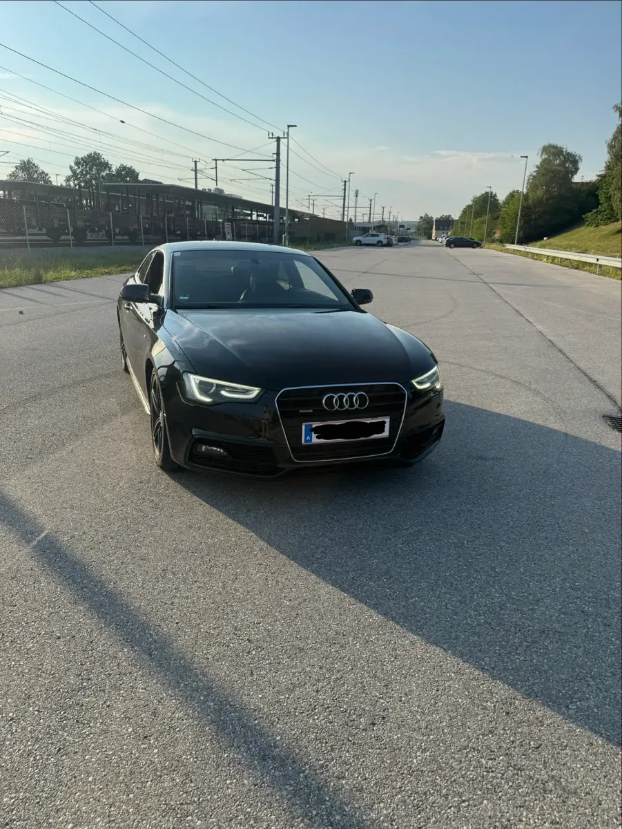 Audi A5 2011 photo 2