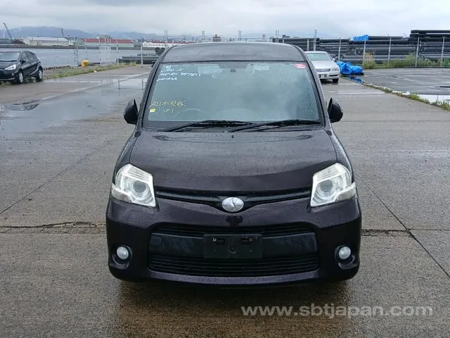 Toyota Sienta 2013 photo 5