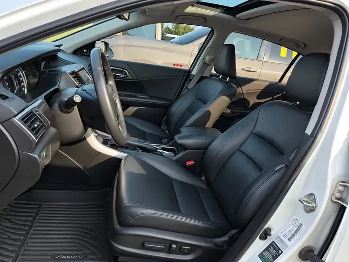 Honda Accord 2017 photo 2