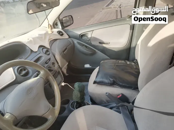 Toyota Echo 2001 photo 2