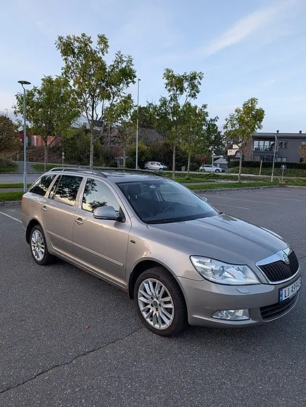 Skoda Octavia 2013 photo 2