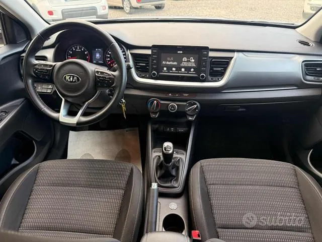 Kia Stonic 2021 photo 4