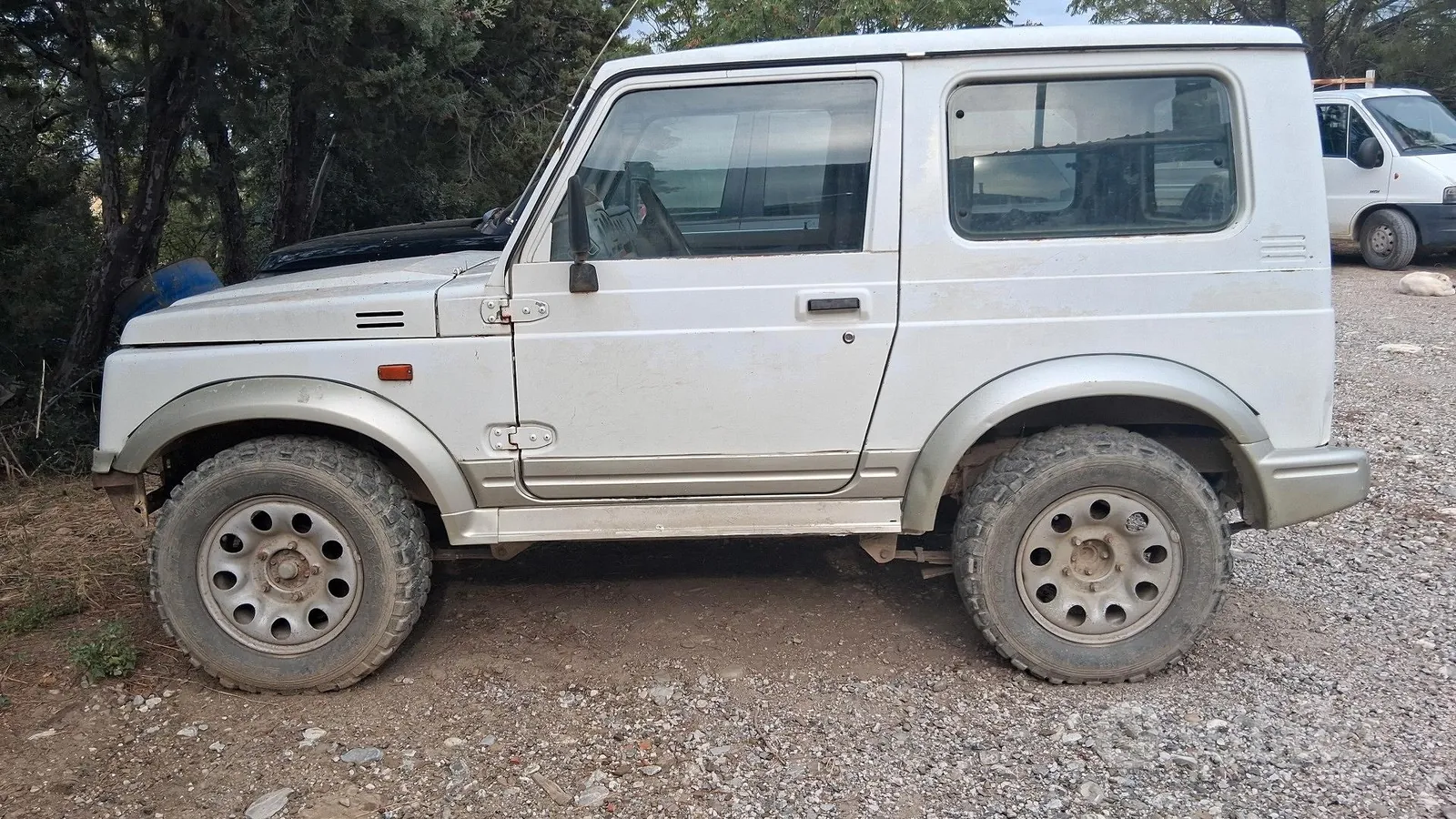 Suzuki Samurai 2002 photo 2