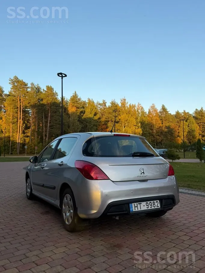 Peugeot 308 2011 photo 4