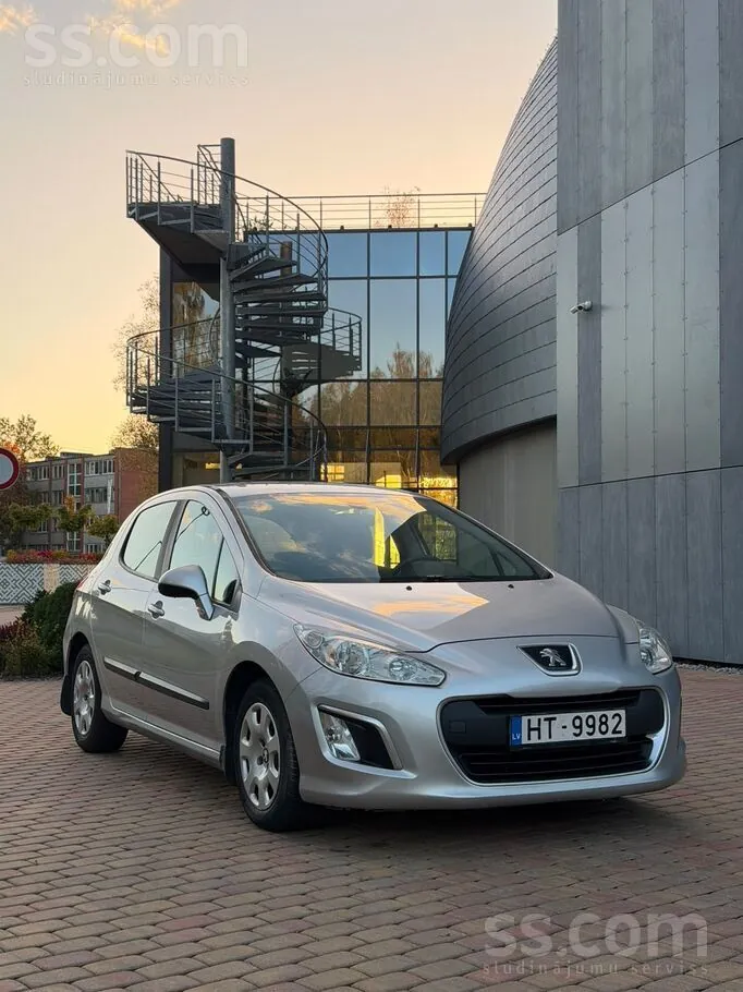 Peugeot 308 2011 photo 5
