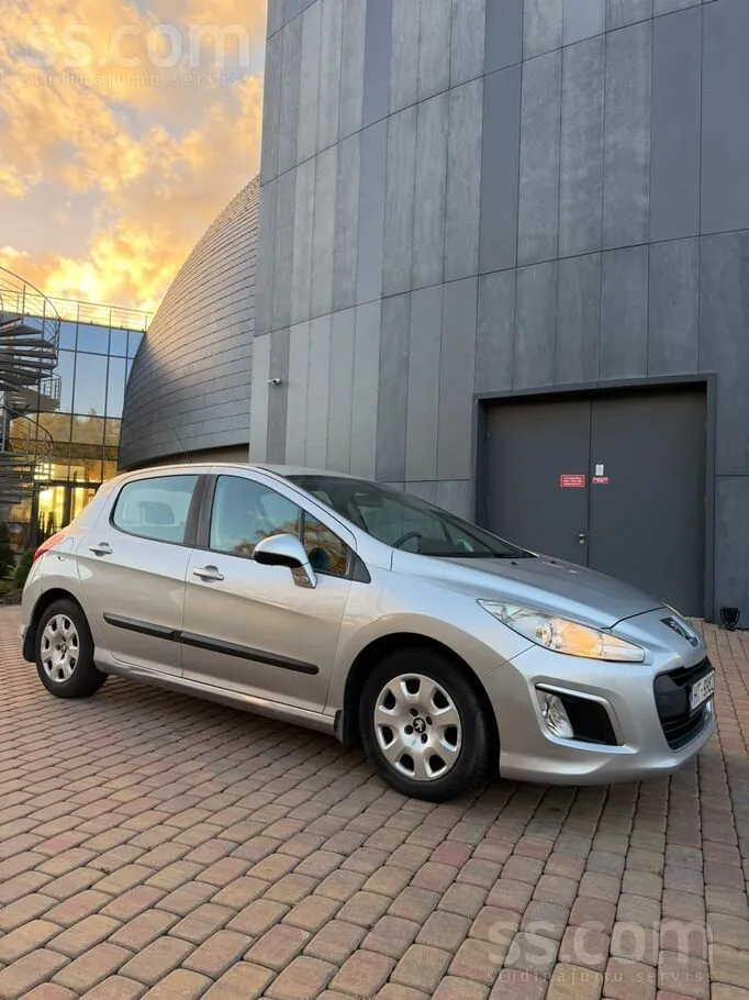 Peugeot 308 2011 photo 2