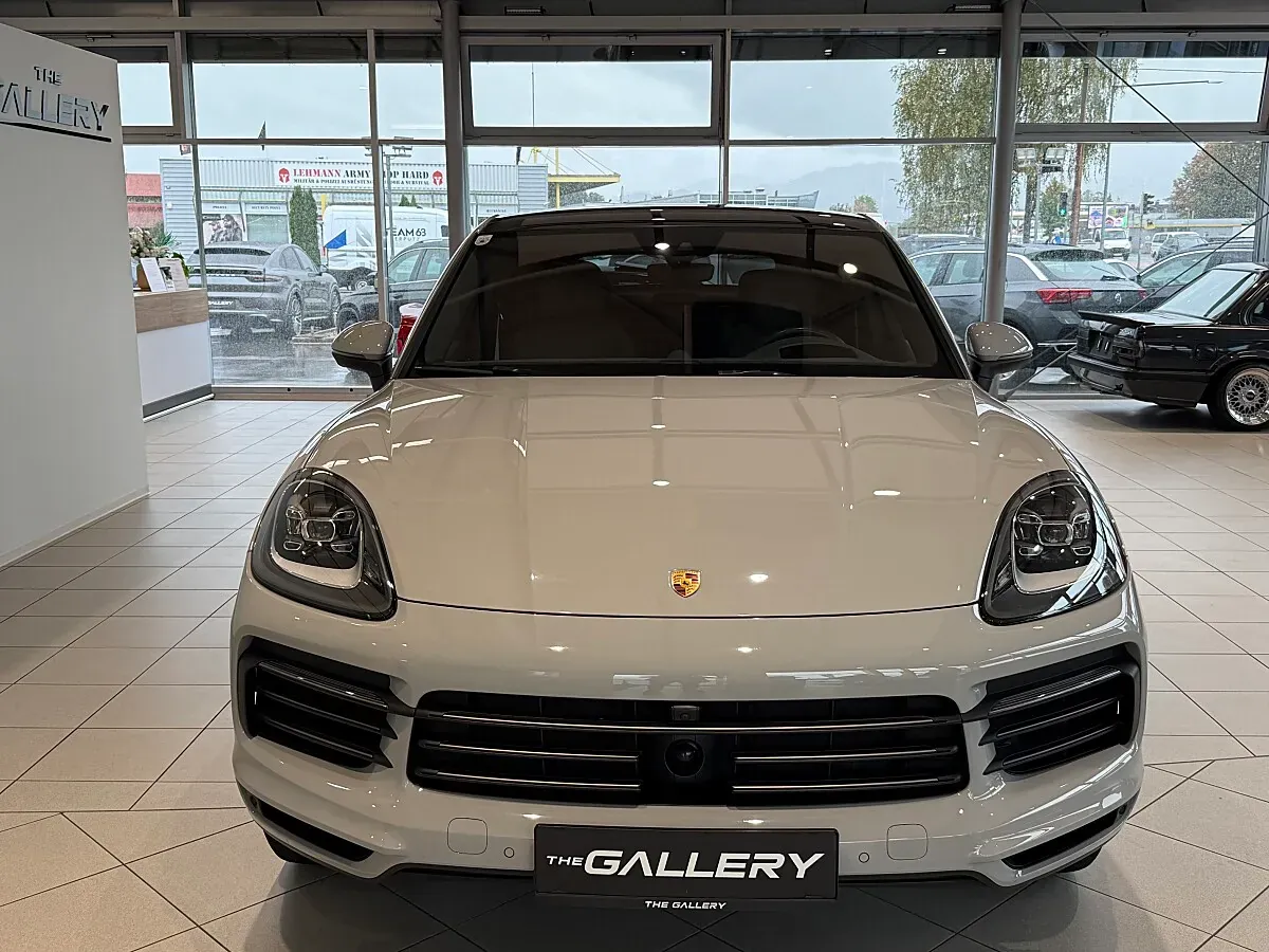 Porsche Cayenne 2023 photo 2