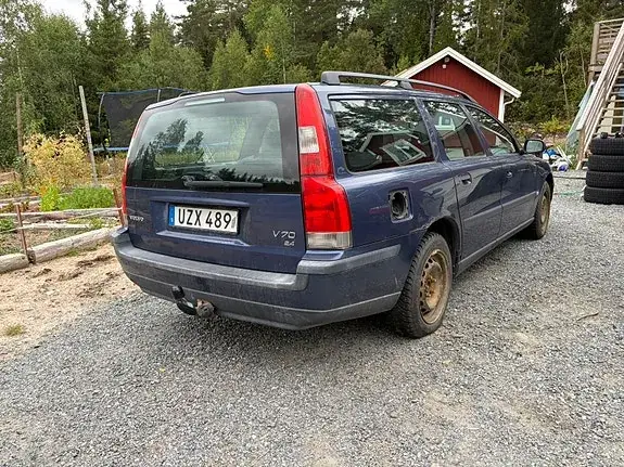Volvo V70 2004 photo 2