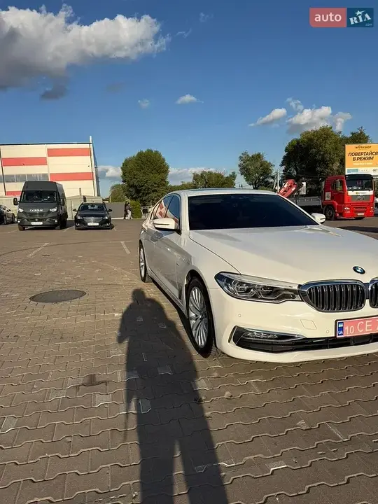 BMW 5 Series 2018 photo 2