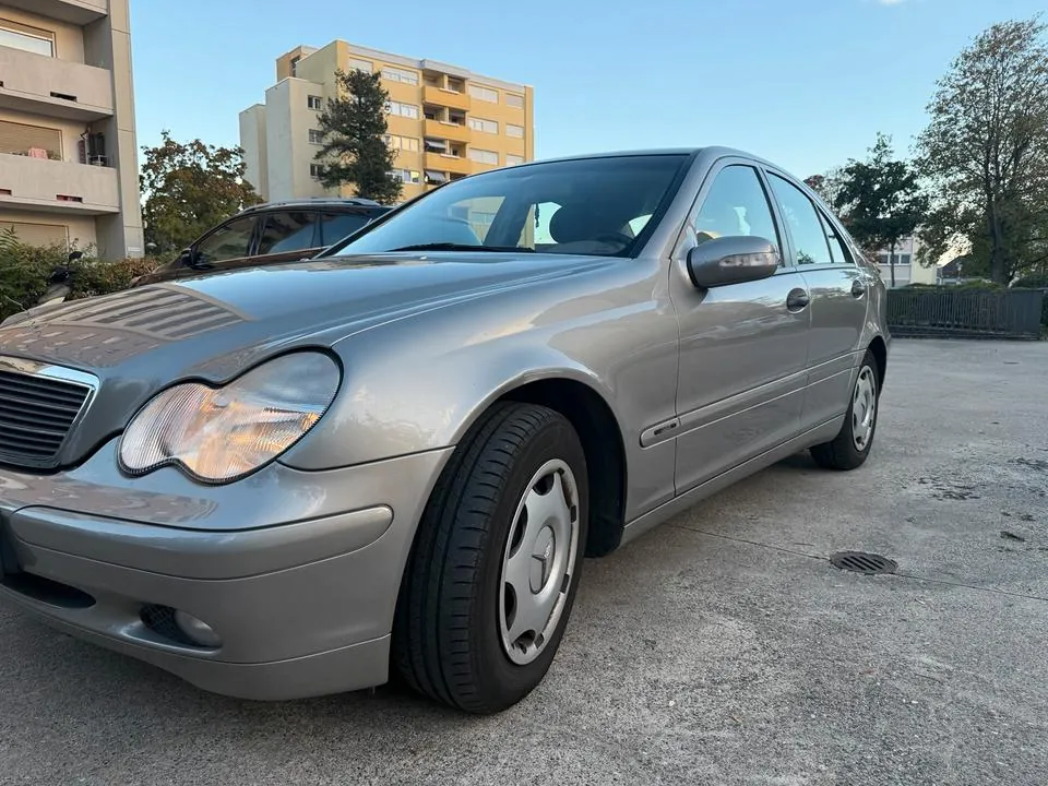 Mercedes-Benz W203