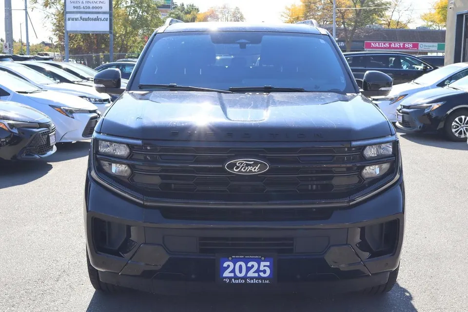 Ford Expedition 2025 photo 2