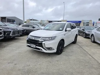 Mitsubishi Outlander 2019 photo 2