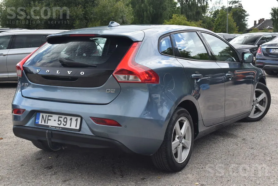 Volvo V40 2013 photo 2