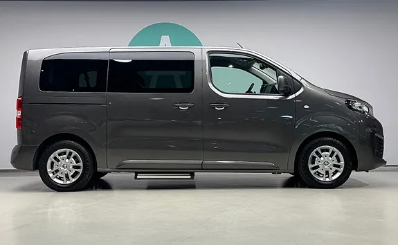 Peugeot E-Traveller 2022 photo 3
