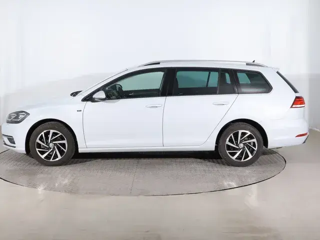 Volkswagen Golf Variant 2018 photo 2