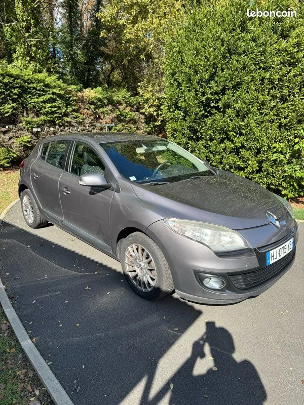 Renault Megane 2012 photo 2