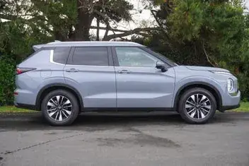 Mitsubishi Outlander 2026 photo 3