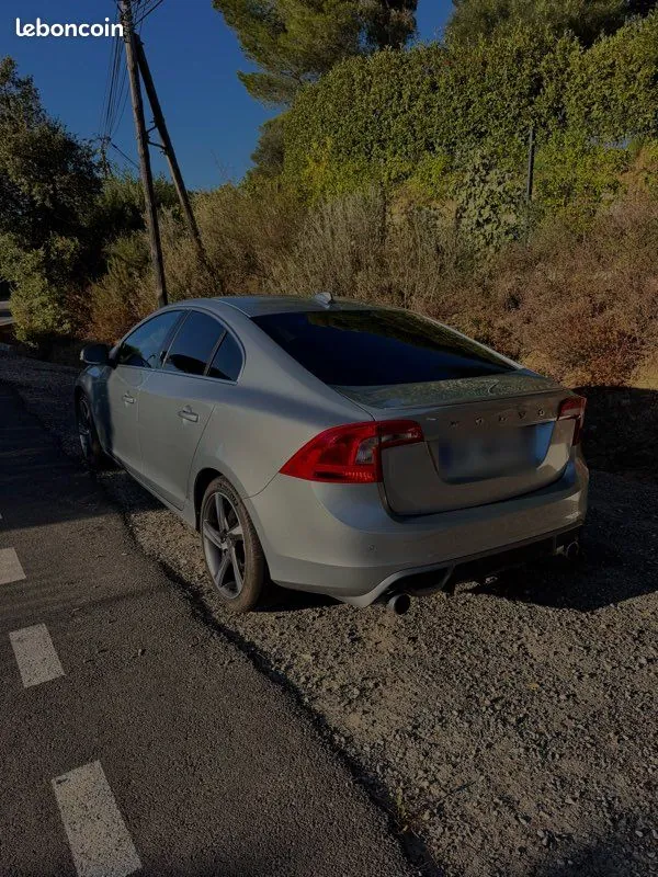 Volvo S60 2012 photo 2