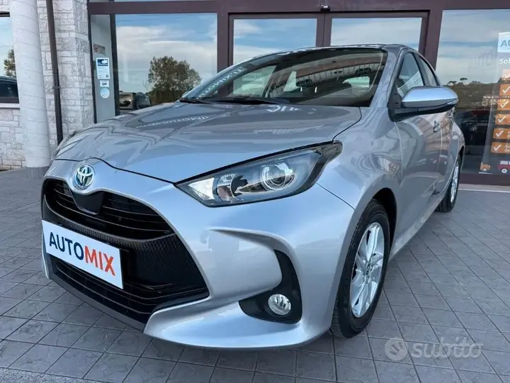Toyota Yaris 2022 photo 2
