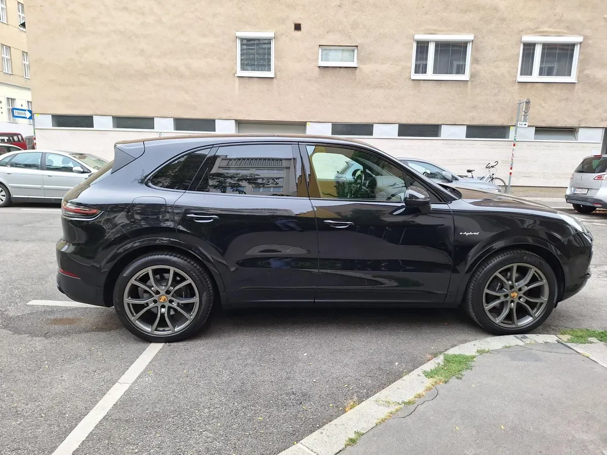 Porsche Cayenne 2022 photo 3