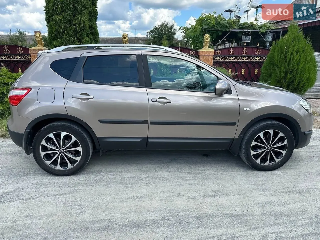 Nissan Qashqai 2010 photo 4