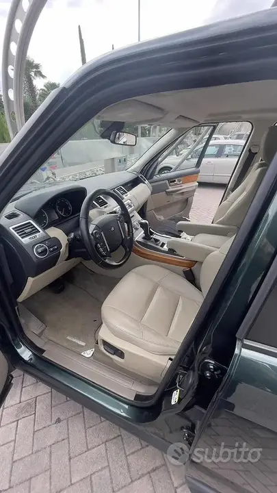 Land Rover Range Rover Sport 2011 photo 5