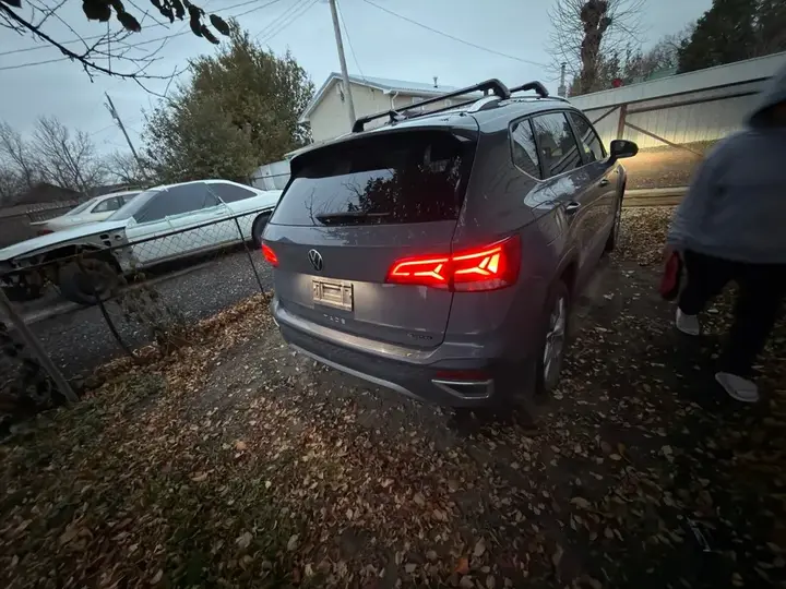 Volkswagen Taos 2022 photo 2