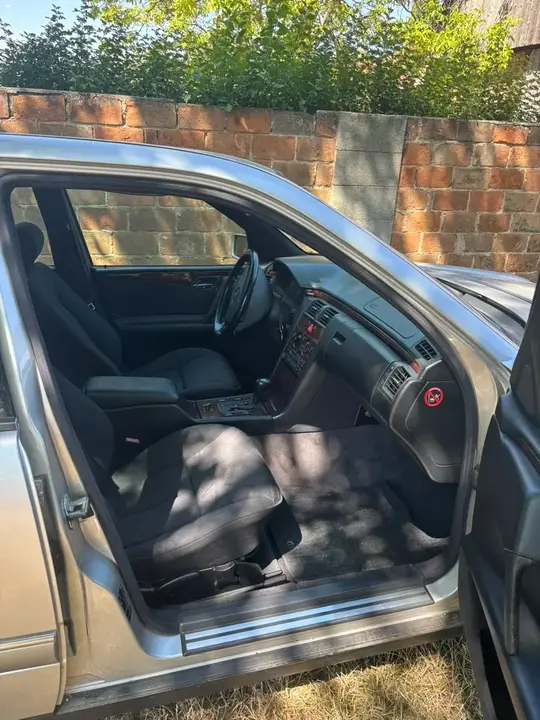 Mercedes-Benz E-Class 1998 photo 2