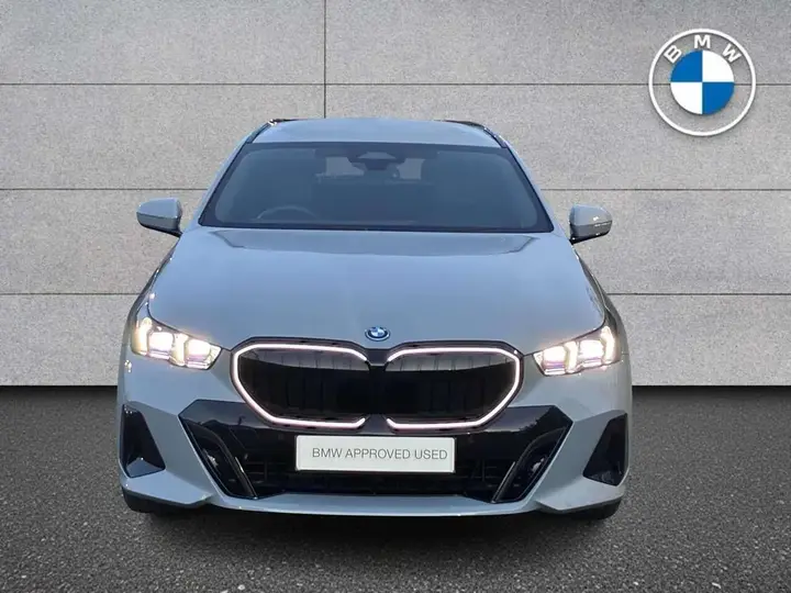 BMW 5 Series 2026 photo 2