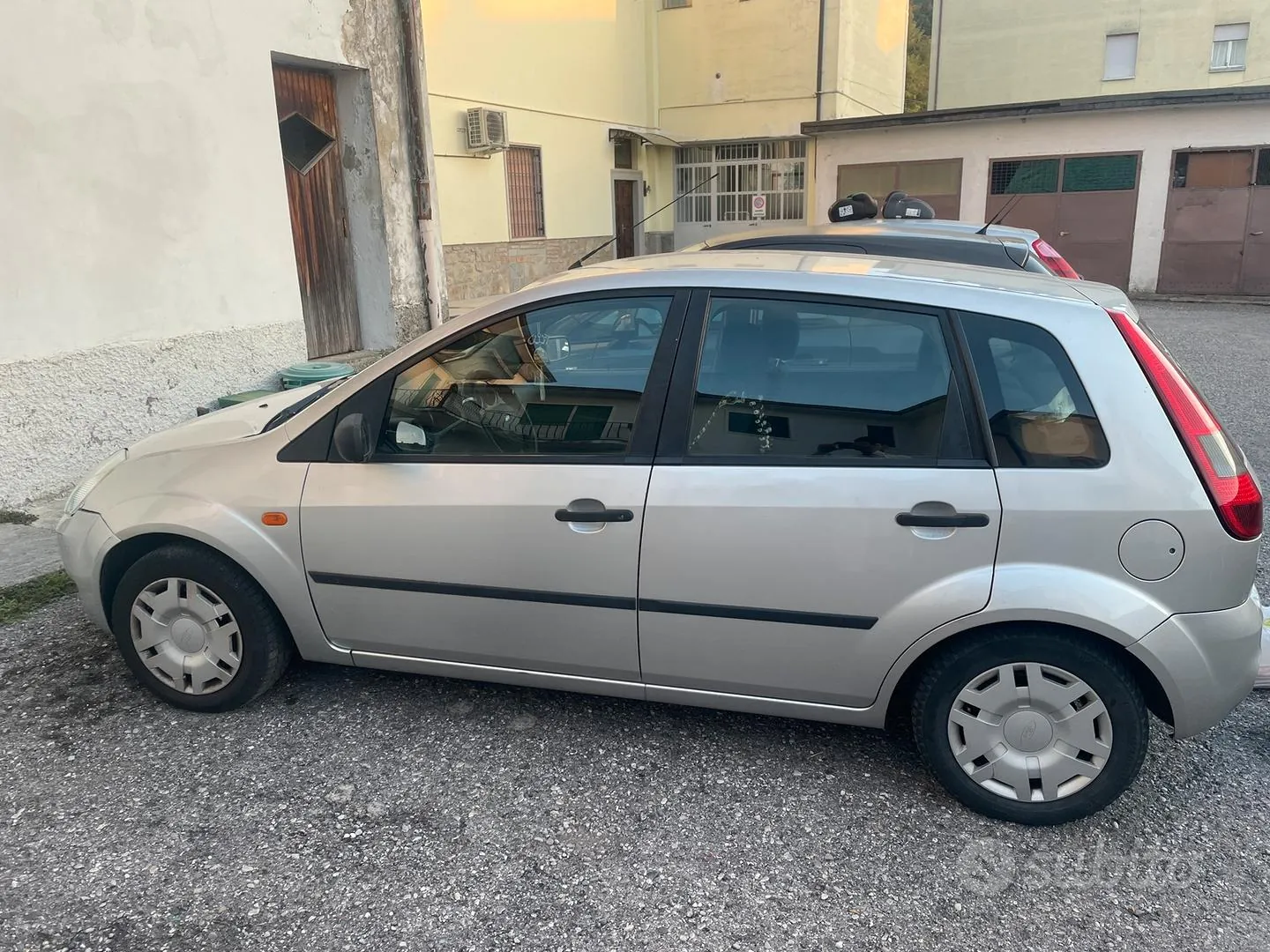 Ford Fiesta 2004 photo 3