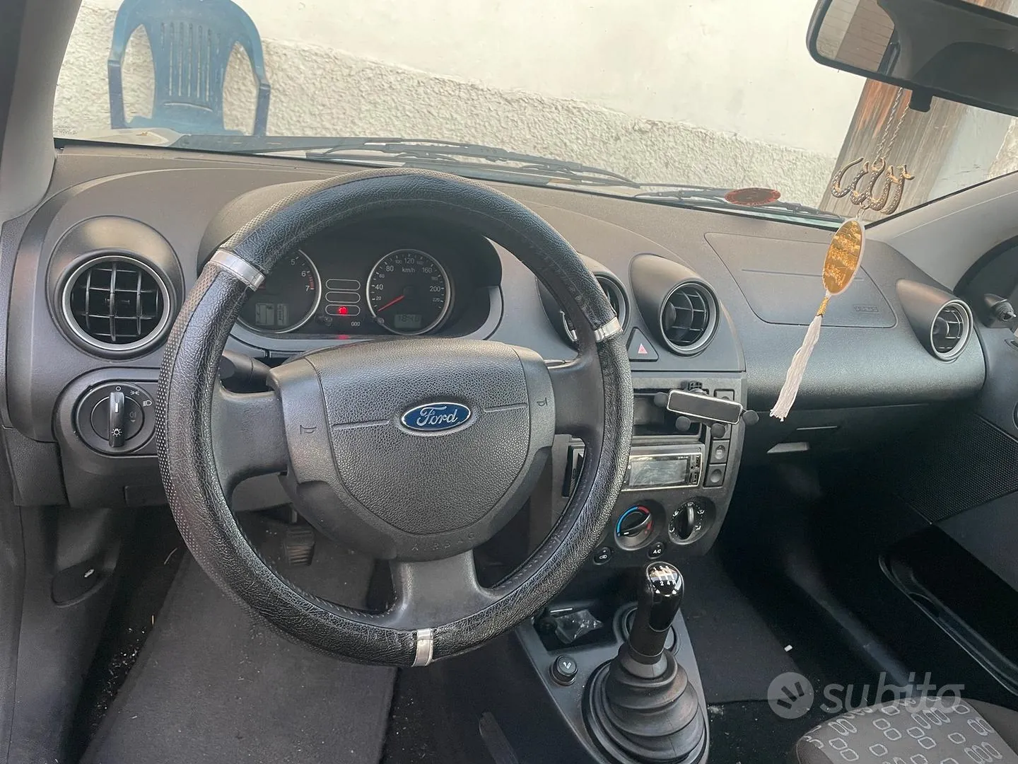 Ford Fiesta 2004 photo 5
