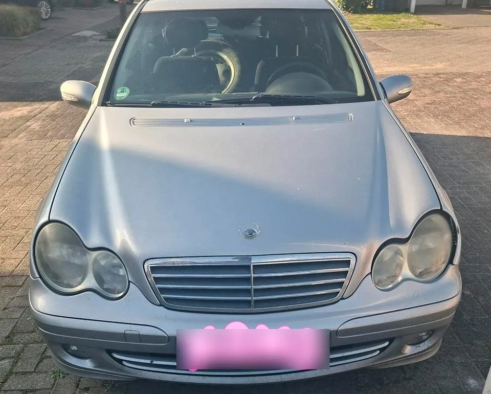 Mercedes-Benz C220