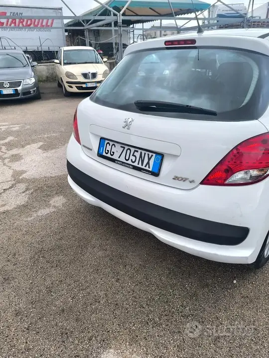 Peugeot 207 2013 photo 5