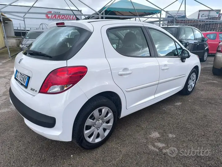 Peugeot 207 2013 photo 4