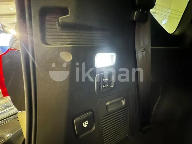 Toyota Land Cruiser Sahara 2024 photo 4