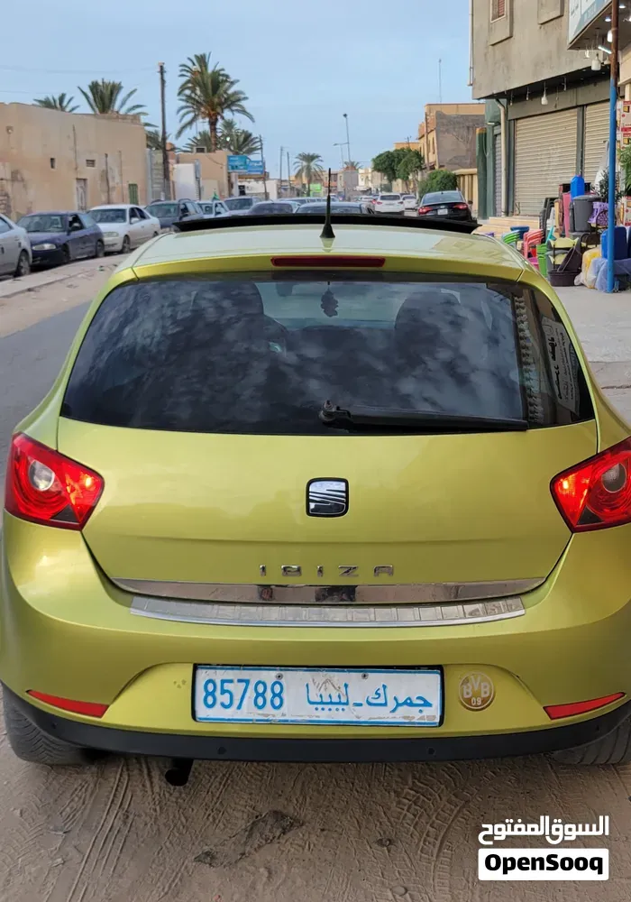 Seat Ibiza 2012 photo 2