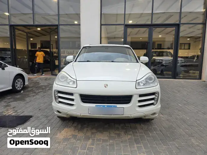 Porsche Cayenne 2010 photo 2