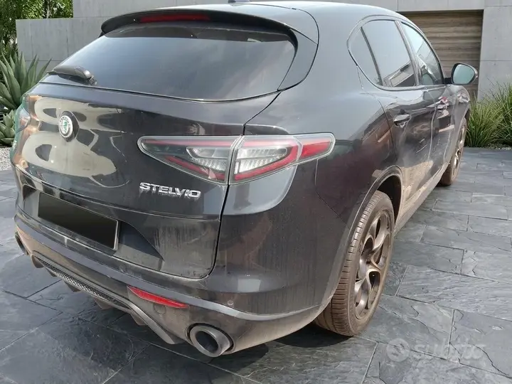 Alfa Romeo Stelvio 2025 photo 3