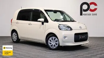 Toyota Porte 2013 photo 2