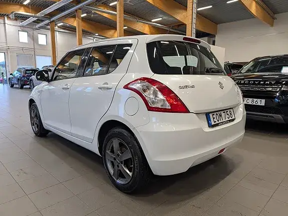 Suzuki Swift 2015 photo 5