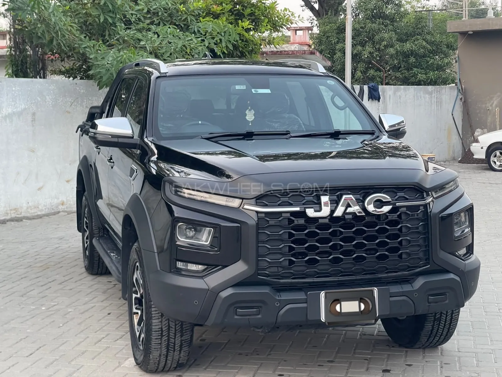 JAC T9
