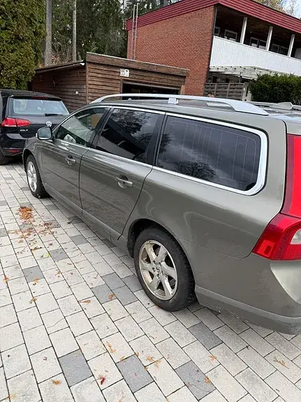 Volvo V70 2010 photo 3