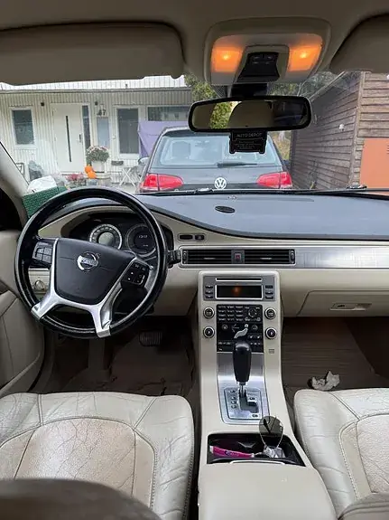 Volvo V70 2010 photo 4