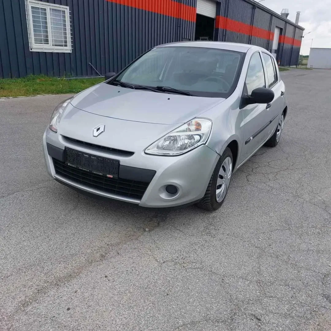 Renault Clio 2011 photo 2